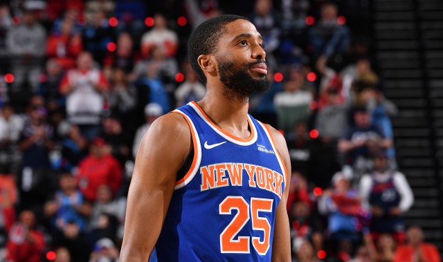 开云体育-布里奇斯15+3抢断第三节独得10分，率队吹响反攻号角