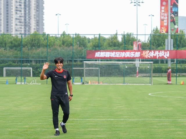 1770877312676007979.jpg (体育)(9)探访成都蓉城足球俱乐部XxjpseC000276_20250908_PEPFN0A001.jpg